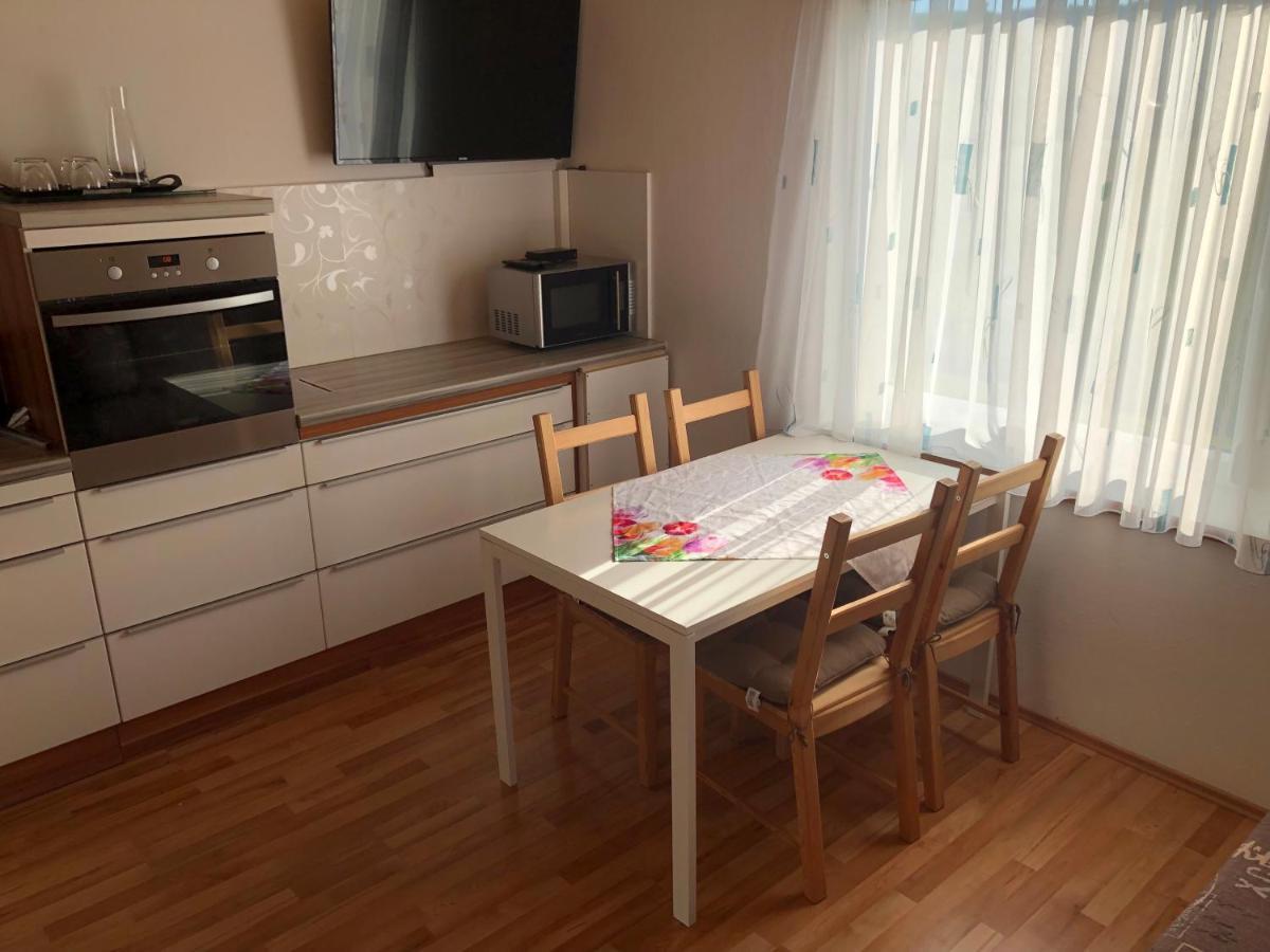 Appartamento Ferienhaus Rafaela Mit Privatstrand Ledenitzen Esterno foto
