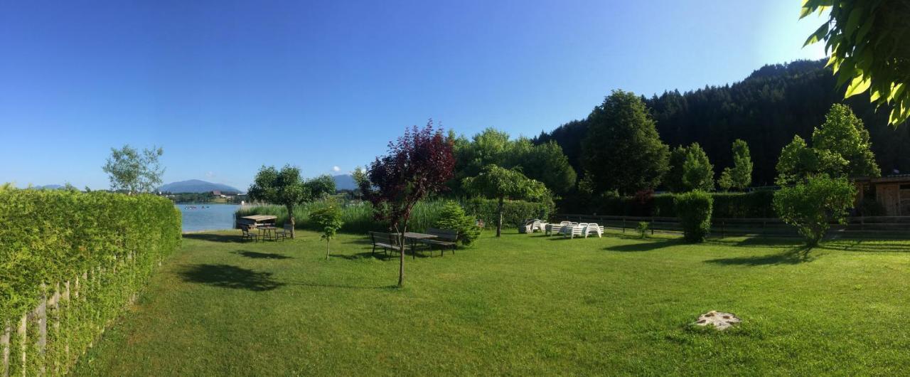 Appartamento Ferienhaus Rafaela Mit Privatstrand Ledenitzen Esterno foto